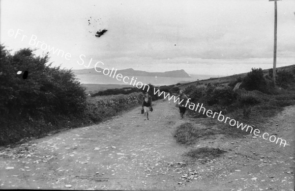 SMERICK HARBOUR FROM S.E.  DINGLE ROAD WITH FIGURES